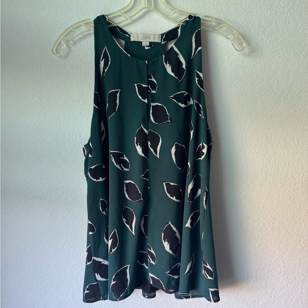 LOFT Leaf Print Sleeveless Blouse Women’s Size Small Lightweight Top